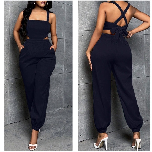 Luxe Criss Cross Cut out Pocket Jumpsuit - Picture 3 of 4